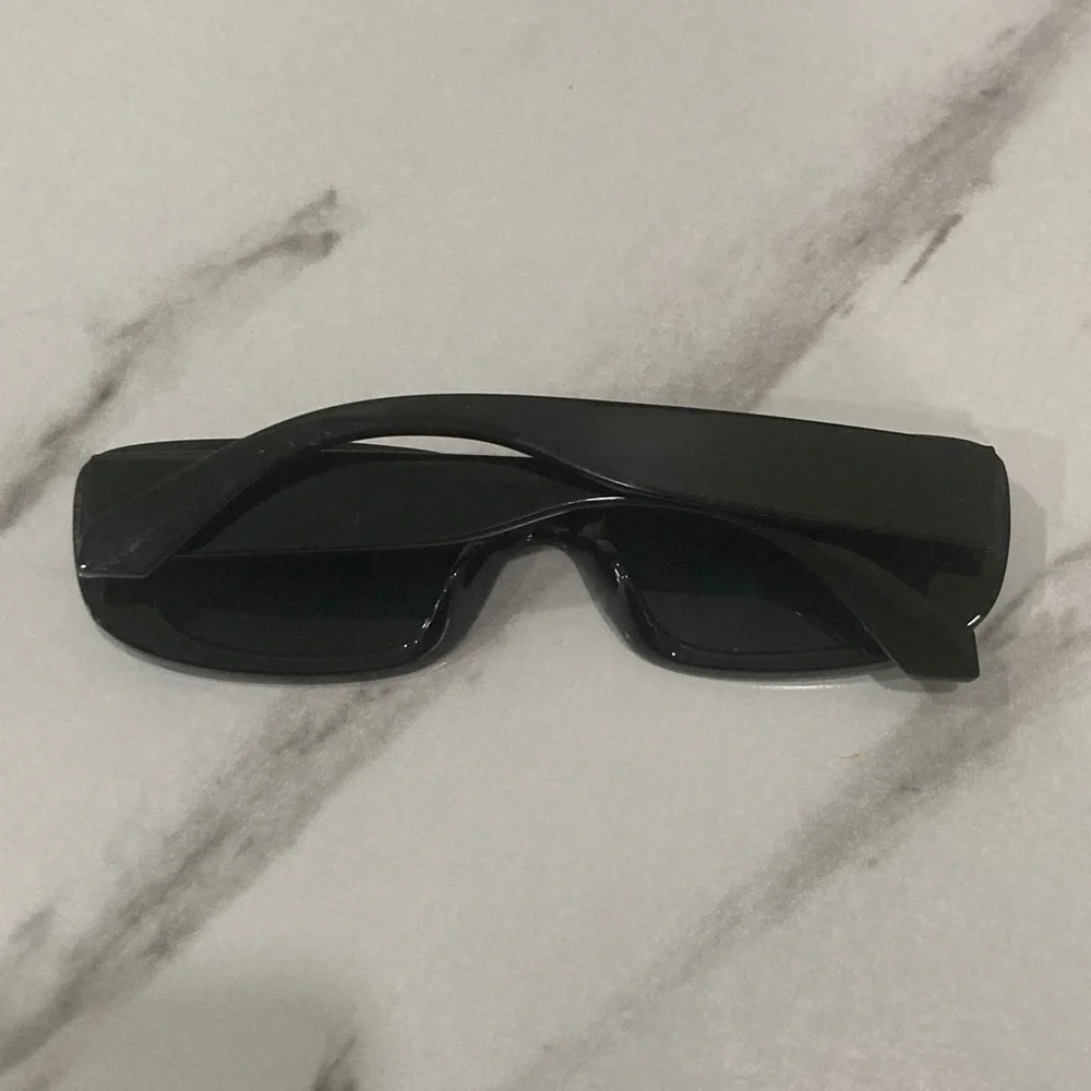 Women's Black Rectangular Fashion Sunglasses